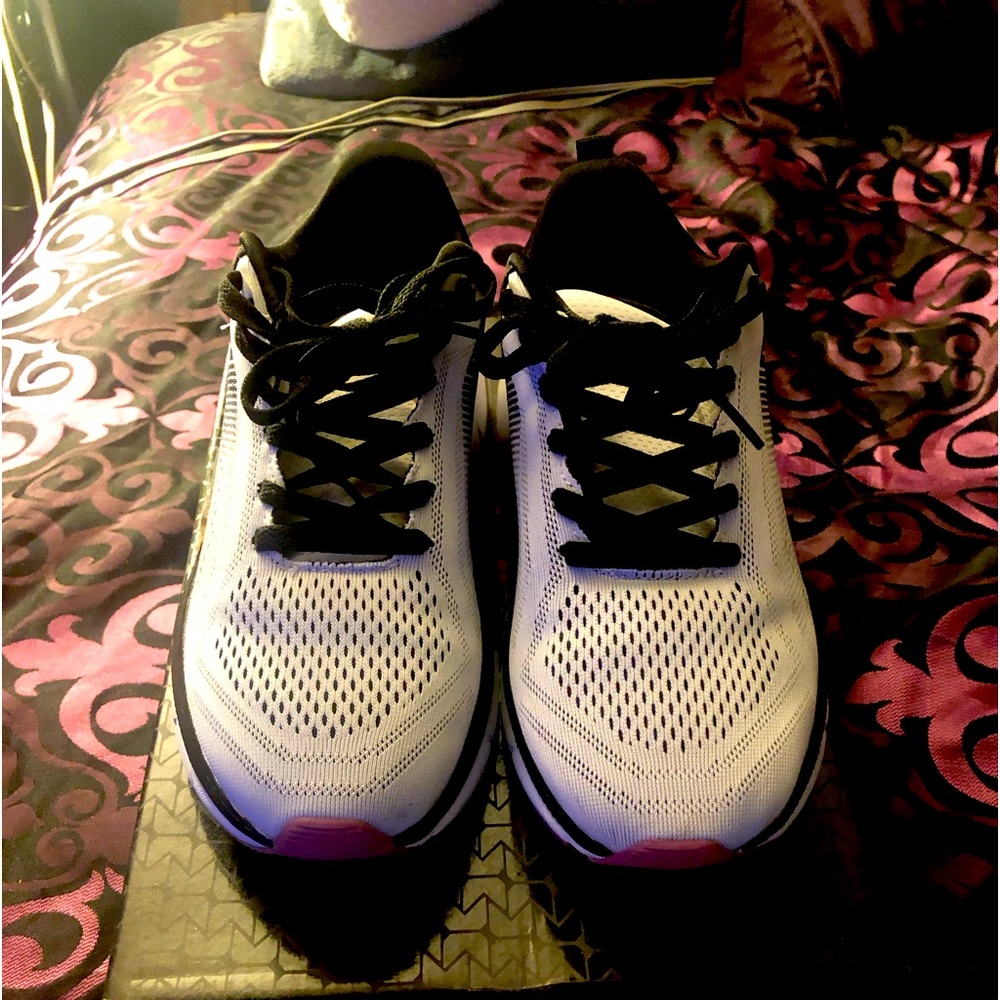 Like new woman’s size 9.5 Rbx shoes